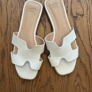 a new day White‎ Minimalist Flat Sandals